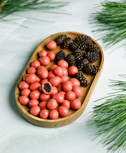 Шишка сосновая в белом шоколаде с Клюквой